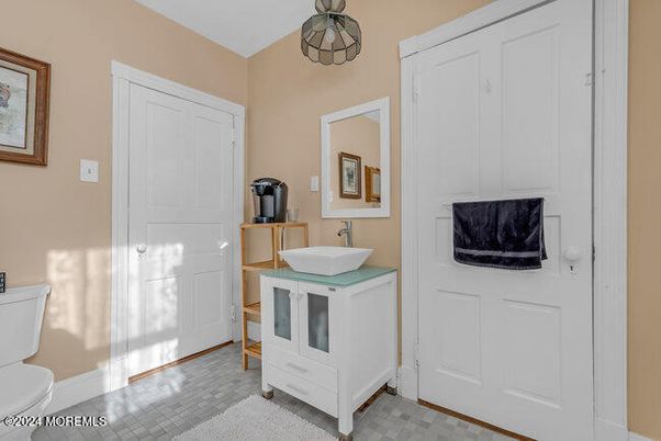 Bathroom, Interior, Pendant Lights