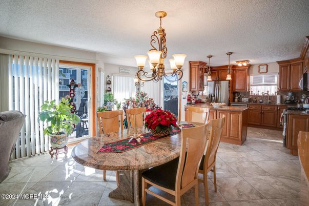 Chandelier, Dining room, Interior, Kitchen, Pendant Lights