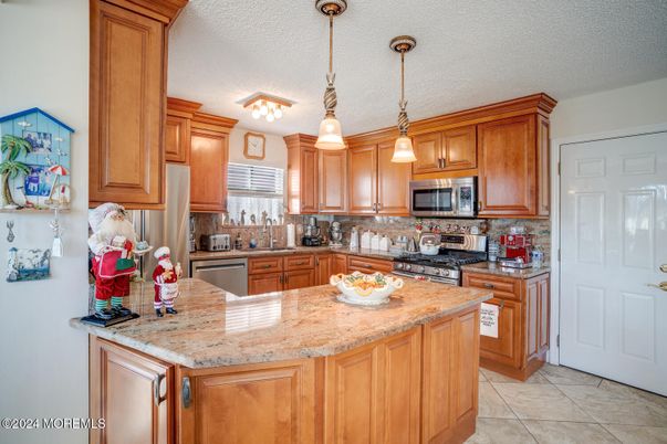 Interior, Kitchen, Pendant Lights, Stainless Steel Appliances