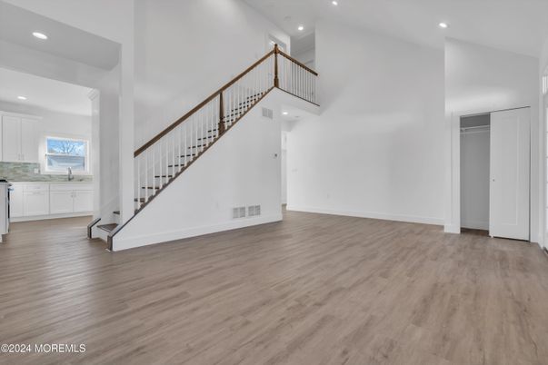Interior, Recessed Lighting, Wood Texture Flooring