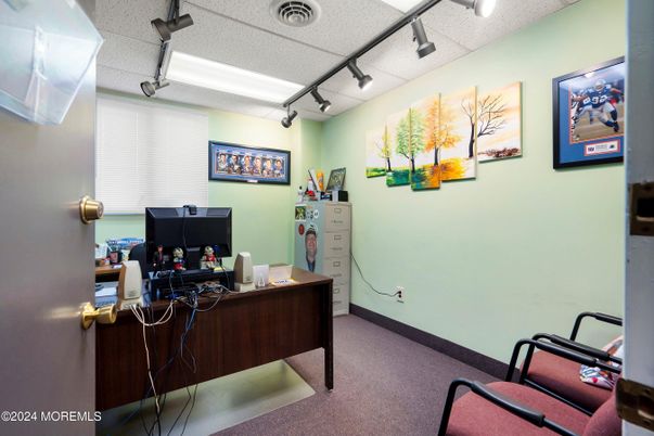 Home Office, Interior