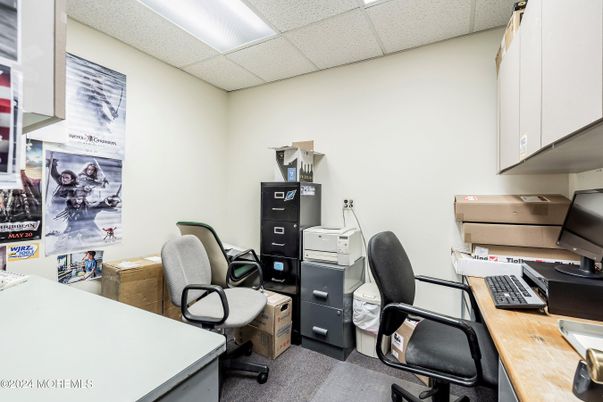 Home Office, Interior