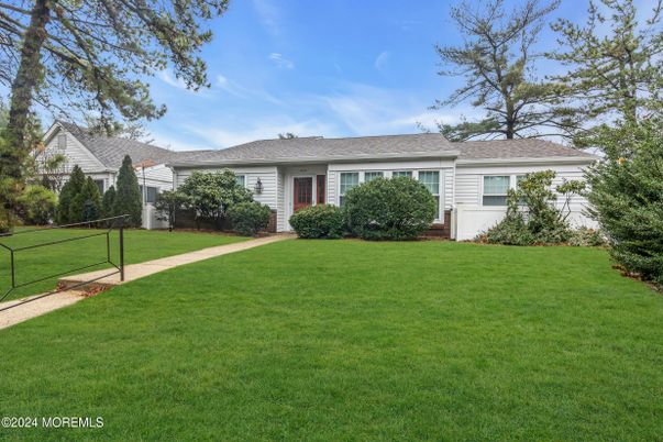 Backyard, Exterior, Facade, Ranch