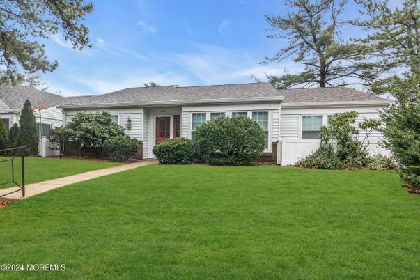 Backyard, Exterior, Facade, Ranch