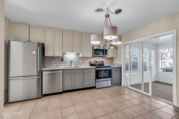 Interior, Kitchen, Pendant Lights, Stainless Steel Appliances