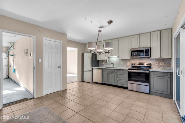 Interior, Kitchen, Pendant Lights, Stainless Steel Appliances