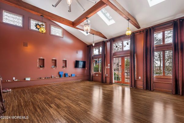 Interior, Pendant Lights, Wood Texture Flooring
