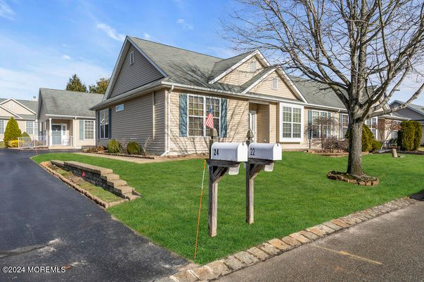 Exterior, Facade, Cape Cod