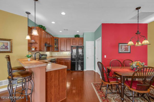 Dining room, Interior, Kitchen, Pendant Lights, Recessed Lighting, Wood Texture Flooring