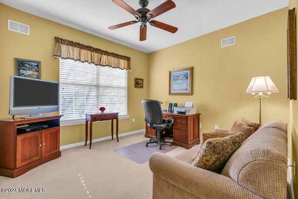 Home Office, Interior