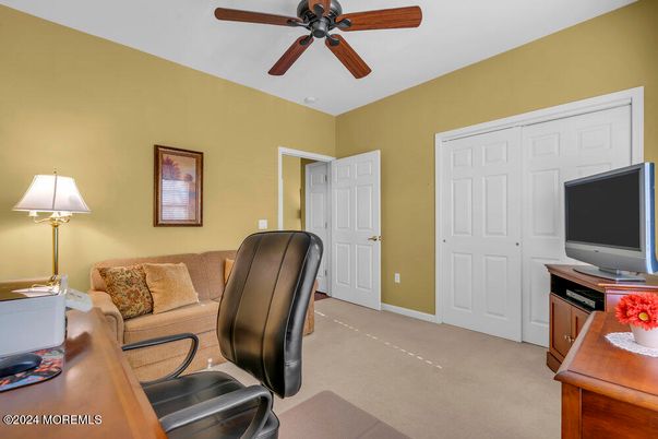 Home Office, Interior