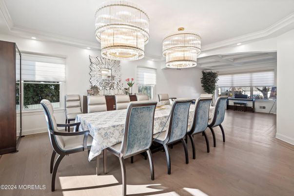 Chandelier, Dining room, Interior, Recessed Lighting, Wood Texture Flooring