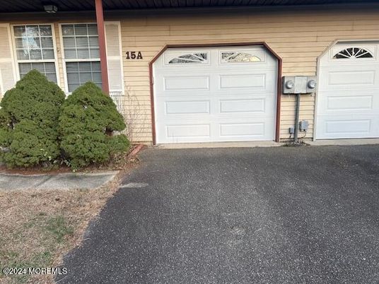 Detached Garage, Exterior
