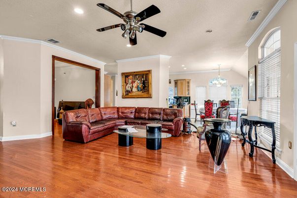 Interior, Living room, Recessed Lighting, Wood Texture Flooring