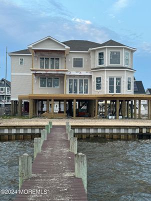 Exterior, Facade, Lake, Queen Anne Victorian