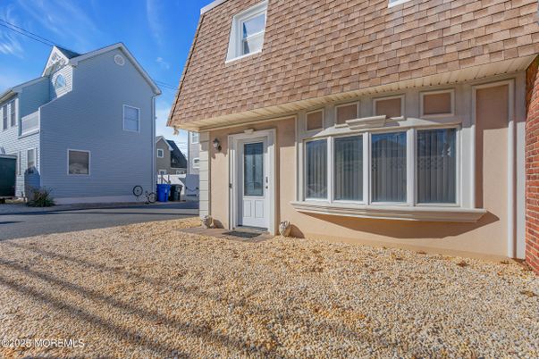 Exterior, Facade, Cape Cod