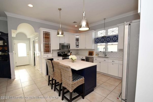 Interior, Kitchen, Pendant Lights, Recessed Lighting, Stainless Steel Appliances