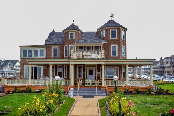 Exterior, Facade, Brick Facade, Queen Anne Victorian