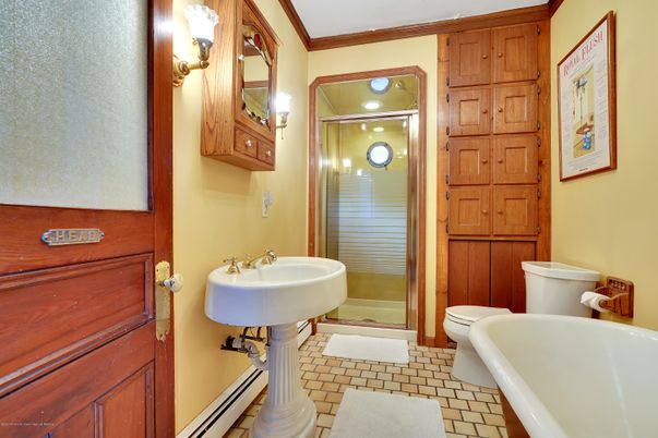 Bathroom, Interior, Recessed Lighting