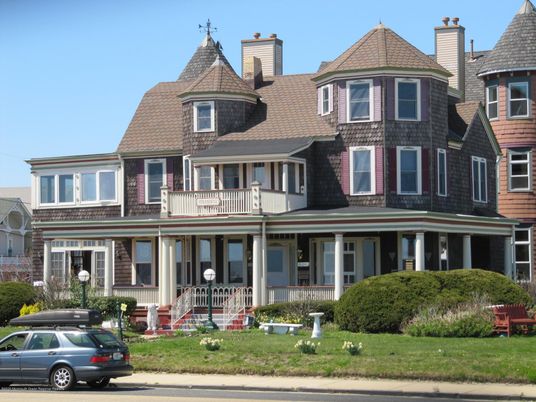 Exterior, Facade, Queen Anne Victorian