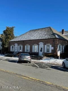 Exterior, Facade, Brick Facade, Cape Cod