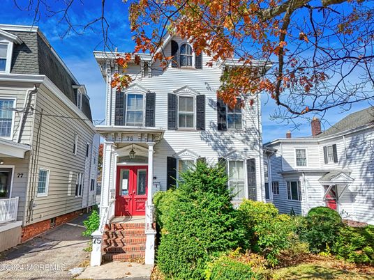 Exterior, Facade, Queen Anne Victorian