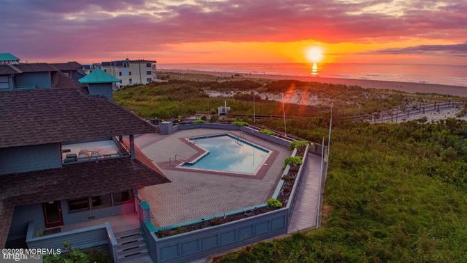 Exterior, Pool, Water
