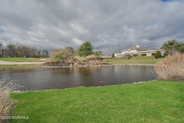 Exterior, Lake
