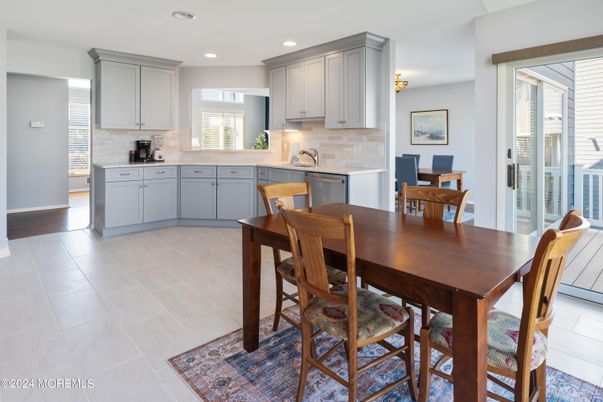 Dining room, Interior, Kitchen, Recessed Lighting