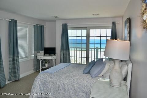Bedroom, Interior, Water