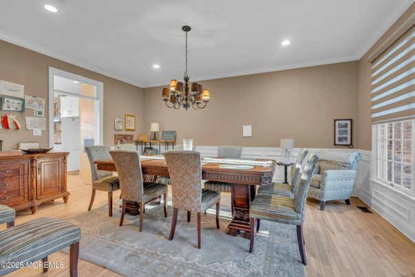 Chandelier, Dining room, Interior, Recessed Lighting, Wood Texture Flooring