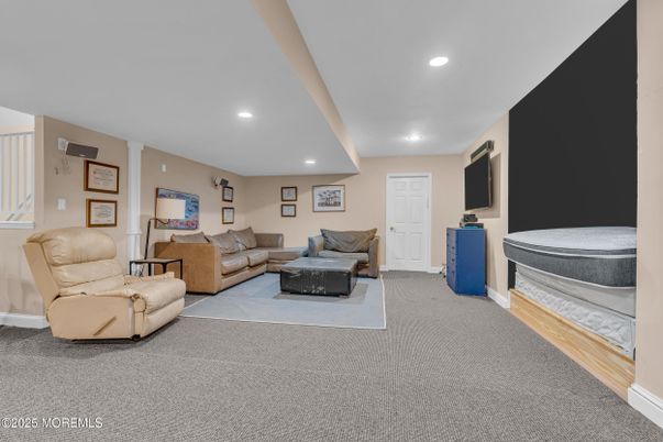Bathroom, Interior, Living room, Recessed Lighting