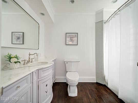 Bathroom, Interior, Recessed Lighting, Wood Texture Flooring
