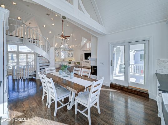 Dining room, Interior, Kitchen, Pendant Lights, Recessed Lighting, Wood Texture Flooring