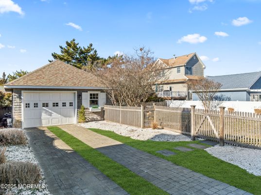 Attached, Detached Garage, Exterior, Facade, Cape Cod