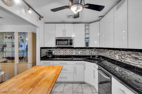 Interior, Kitchen, Marble, Stainless Steel Appliances