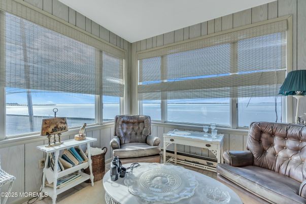 Interior, Living room, Sun Room, Water