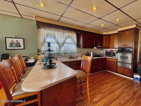 Dining room, Interior, Kitchen, Recessed Lighting, Wood Texture Flooring