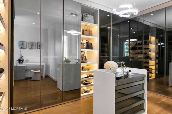 Interior, Pendant Lights, Recessed Lighting, Wood Texture Flooring