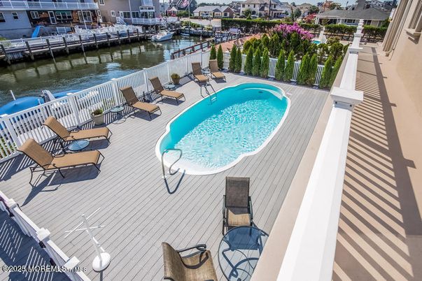 Exterior, Pool, Water