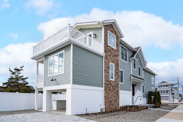 Attached, Exterior, Facade, Brick Facade, Rowhouse