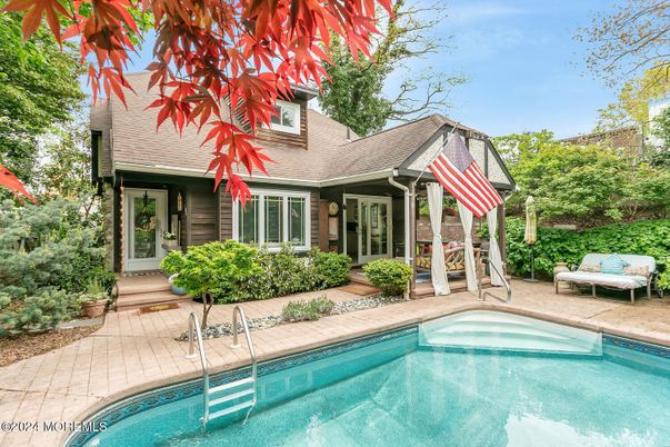 Exterior, Hot Tub, Pool