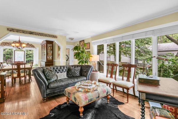 Chandelier, Dining room, Interior, Living room, Wood Texture Flooring