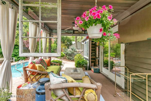 Interior, Pool, Sun Room