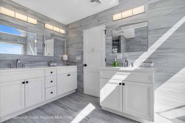 Bathroom, Dual Sink Vanities, Interior, Wood Texture Flooring