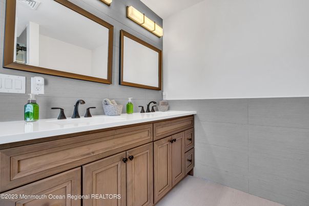 Bathroom, Dual Sink Vanities, Interior