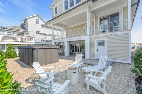 Exterior, Hot Tub