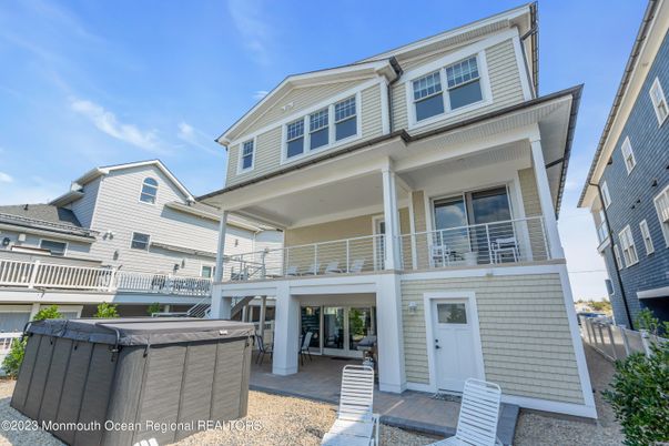 Exterior, Hot Tub