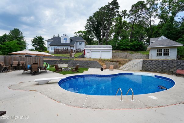 Exterior, Pool