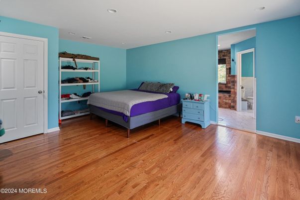 Bathroom, Bedroom, Interior, Recessed Lighting, Wood Texture Flooring